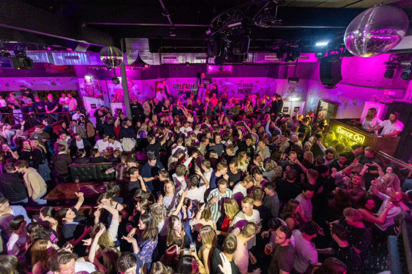 Old Irish Pub_Damhuskroen_74.jpg